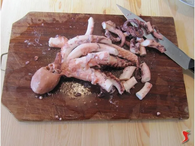 Tagliare polpo