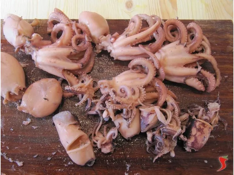 Tagliare calamari