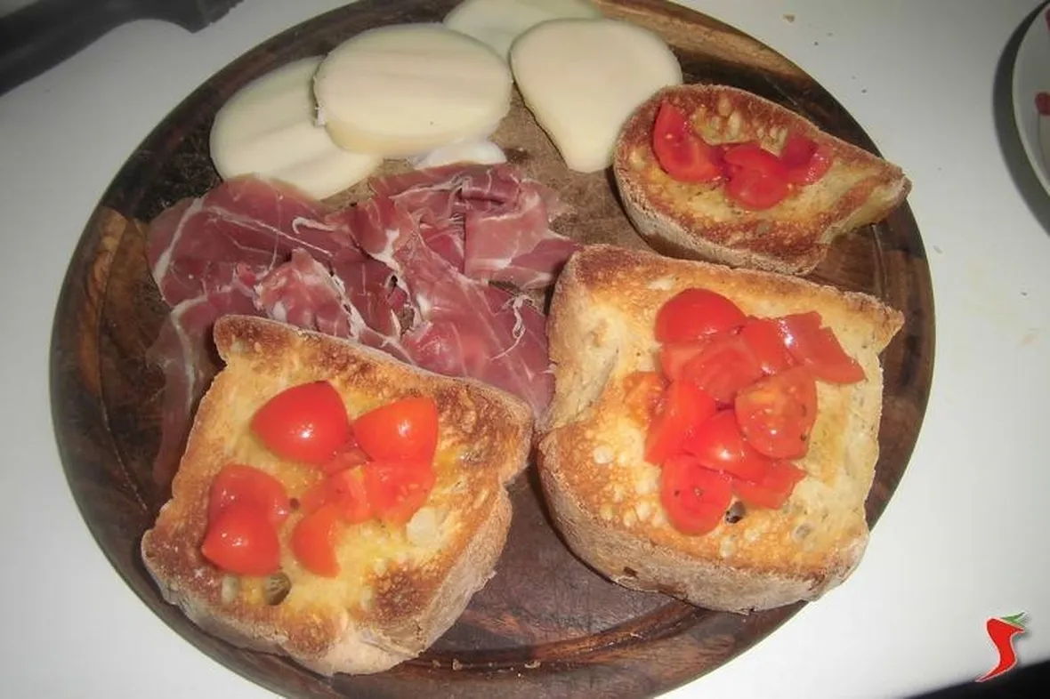 bruschette con misto affettati
