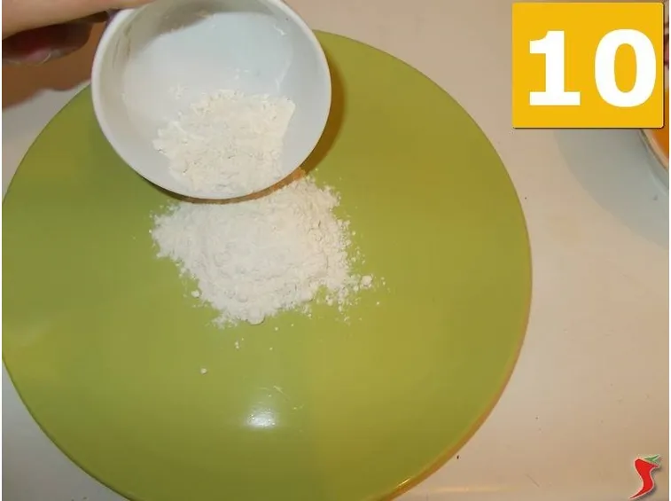 Gli ingredienti per l'impanatura