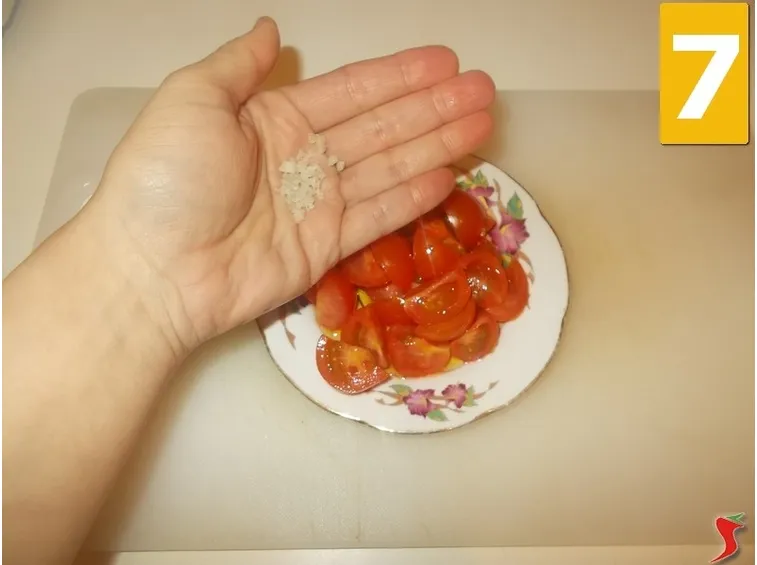 Terminare la preparazione dei pomodorini