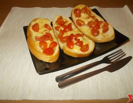 Crostini alla  mozzarella