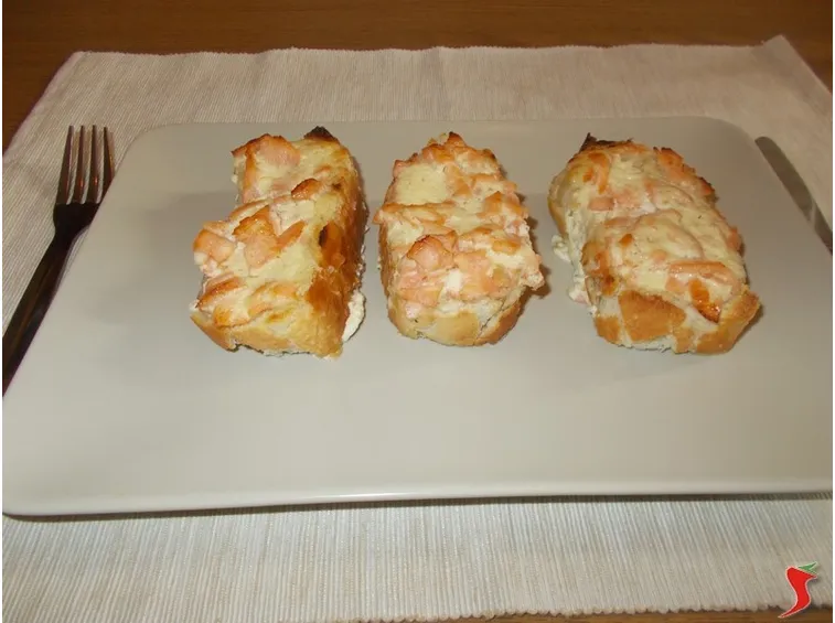 Crostini al salmone affumicato