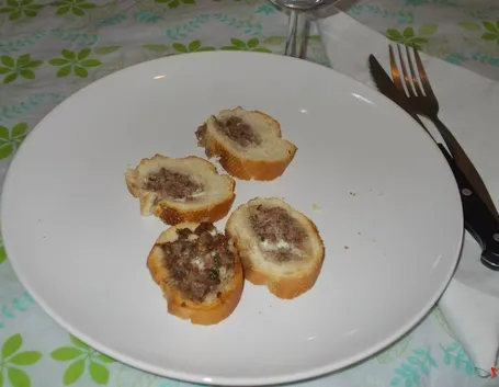 I crostini alle salsicce