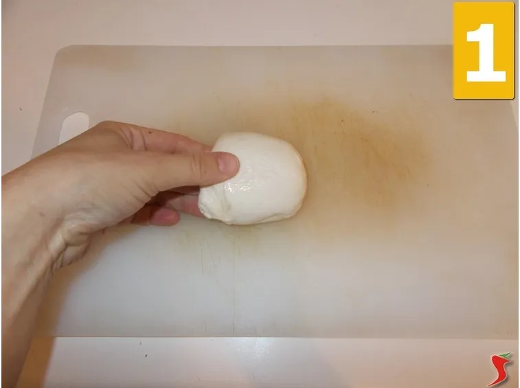 Lavorate la mozzarella
