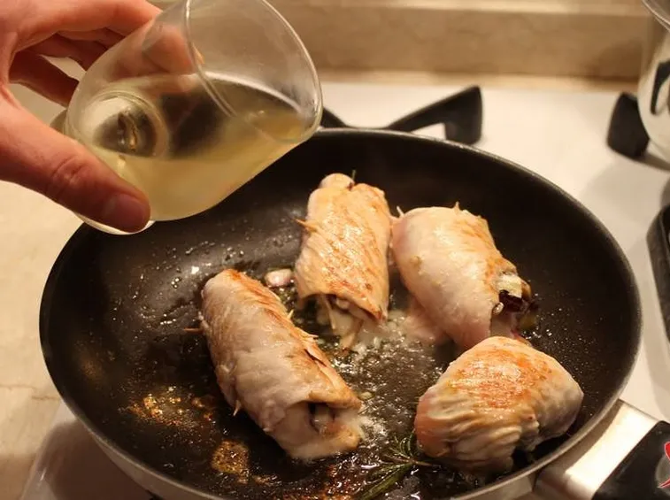 Sfumare con il vino bianco