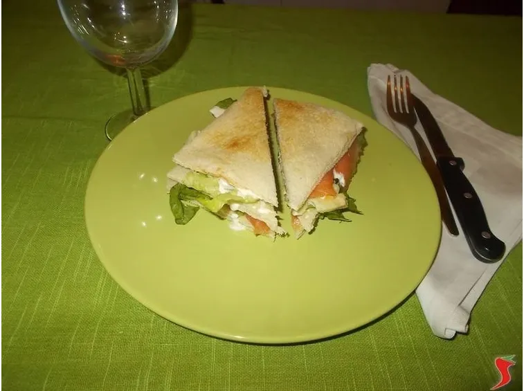 Il sandwich al salmone