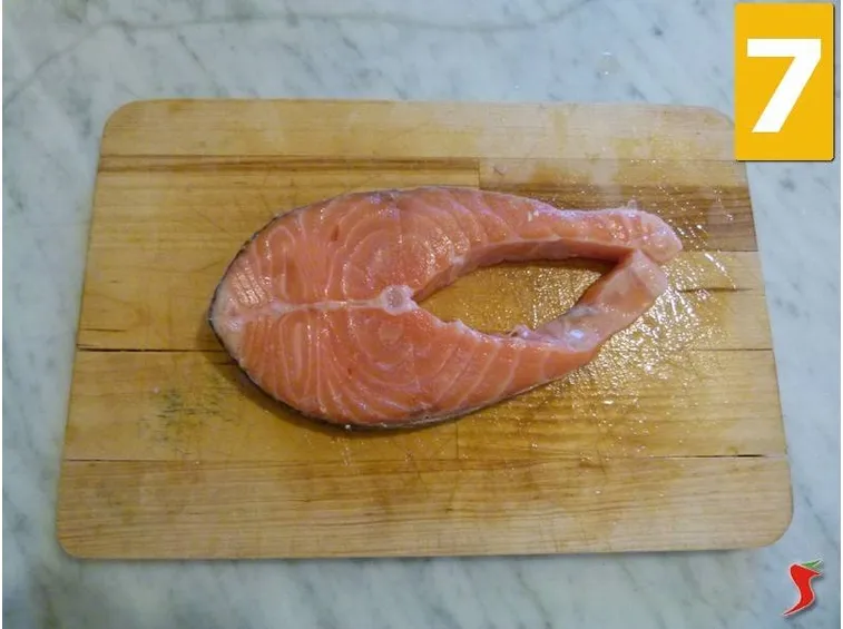tagliare salmone