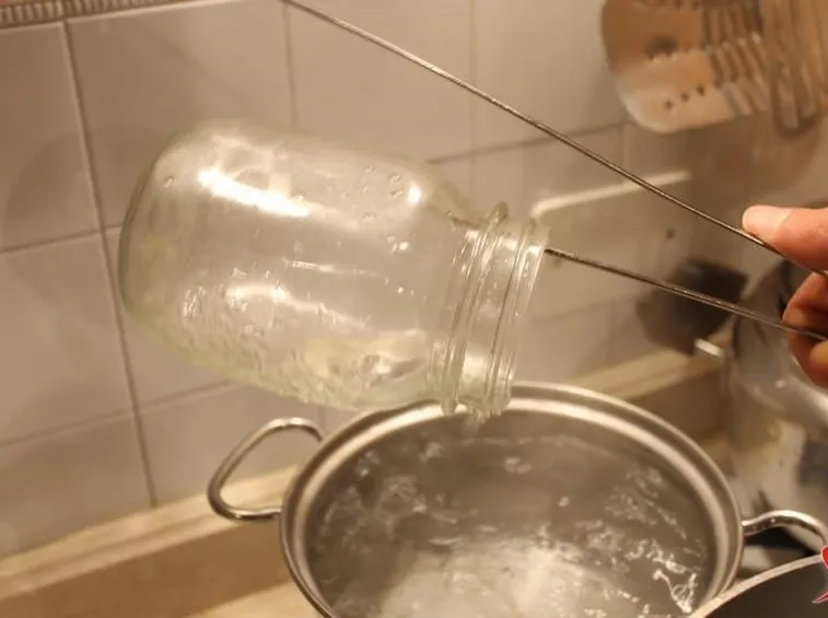 sterilizzare i barattoli delle conserve