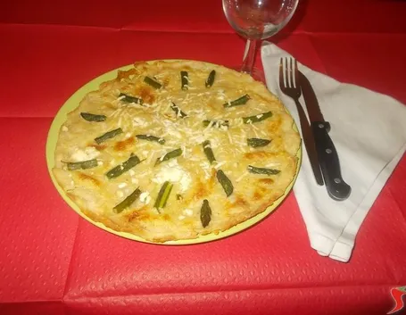 La torta salata agli asparagi