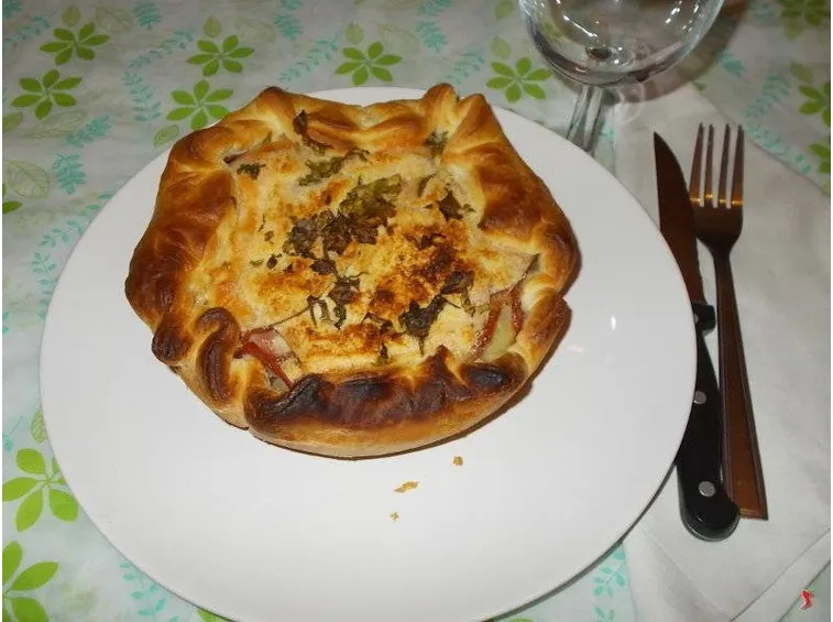 La torta salata al prosciutto crudo