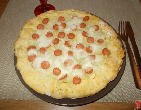 Torta salata wurstel e patate