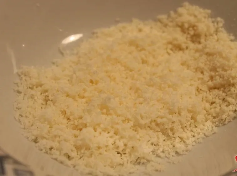grattugiare il parmigiano