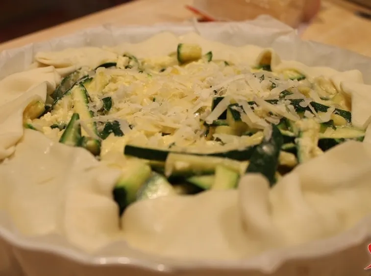cuocere la torta salata alle zucchine