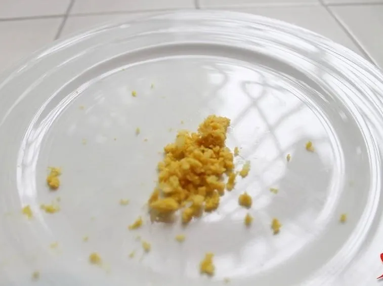 gattugiare la scorza del limone