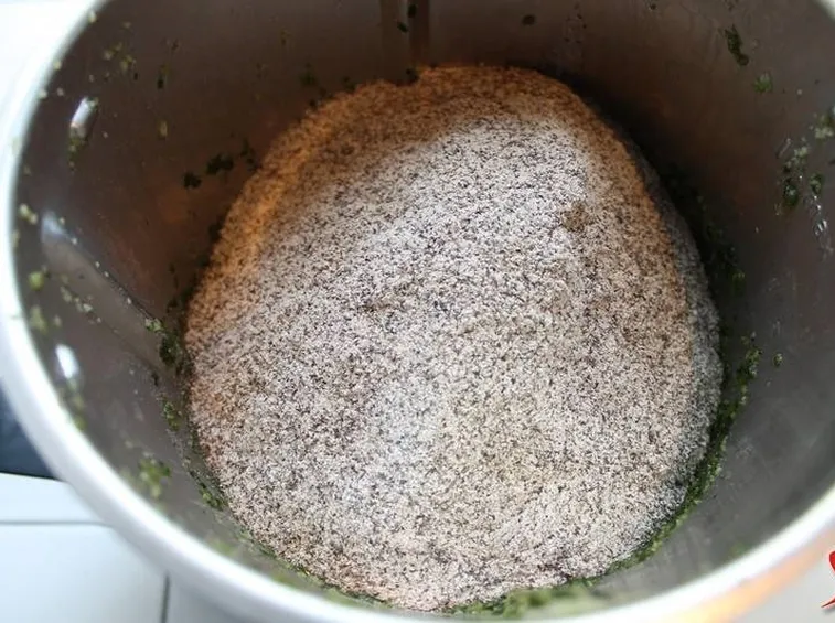aggiungere la farina di grano saraceno
