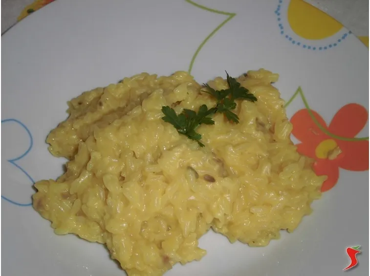 Risotto allo zafferano e salsiccia