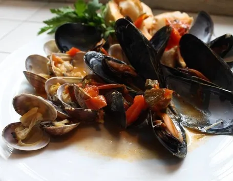 Pepata di cozze e vongole