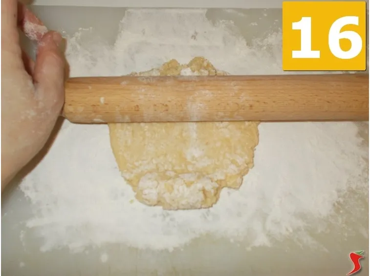 Lavorate la pasta frolla