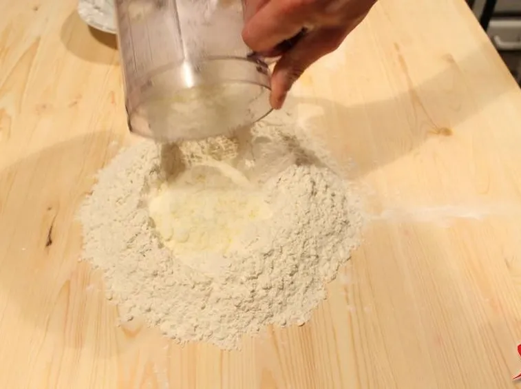 aggiungere limone e zucchero