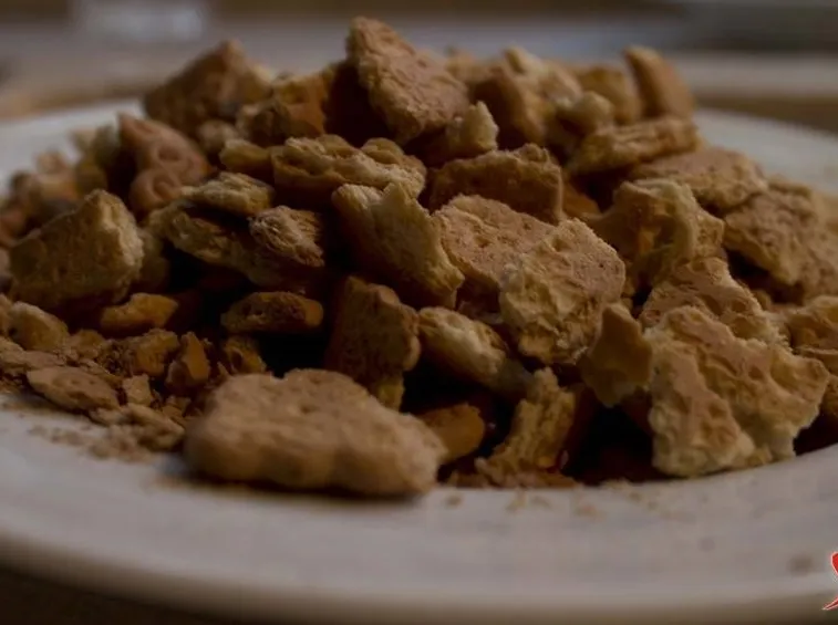 Spezzettare i biscotti