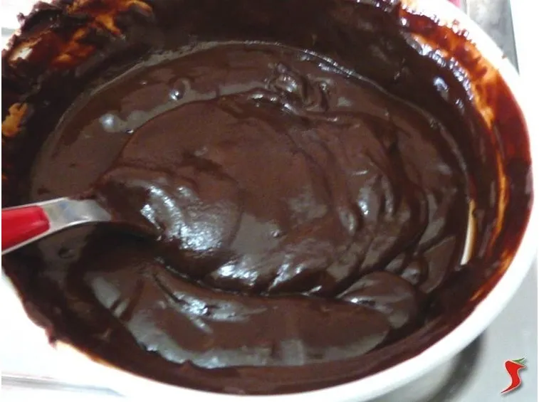 faccio fondere il cioccolato con il burro