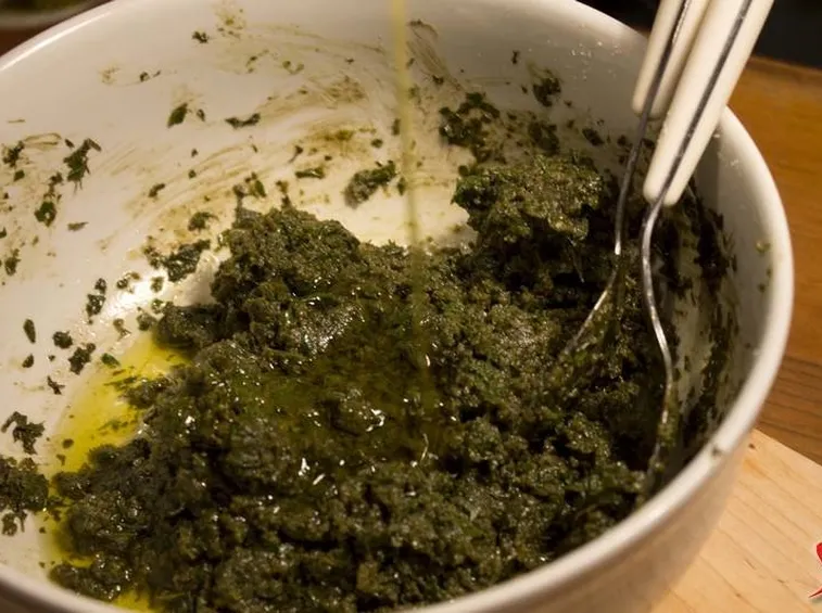 mescolare pesto