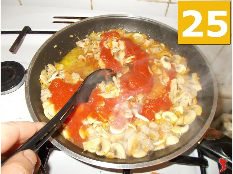 sugo funghi salsiccia