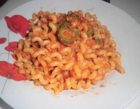 Sugo con tonno e olive 
