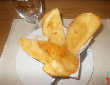 Panzerotti pomodoro e mozzarella