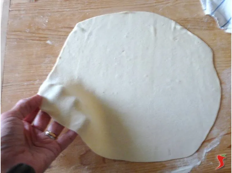 quando la sfoglia è sottile al punto giusto si cuoce