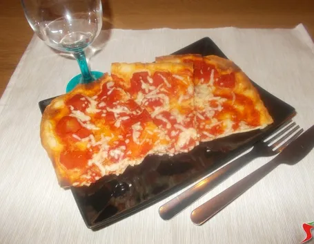 Pizza fatta in casa