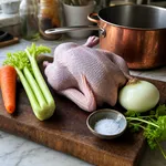 Quale cappone e quali odori scegliere per un brodo saporito