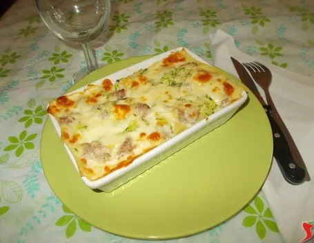 La lasagna con la salsiccia