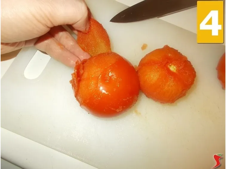 Tagliare i pomodori