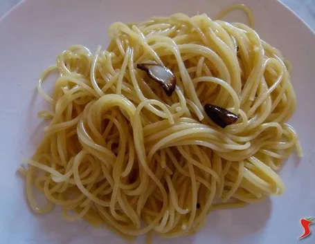 spaghetti aglio, olio e peperoncino