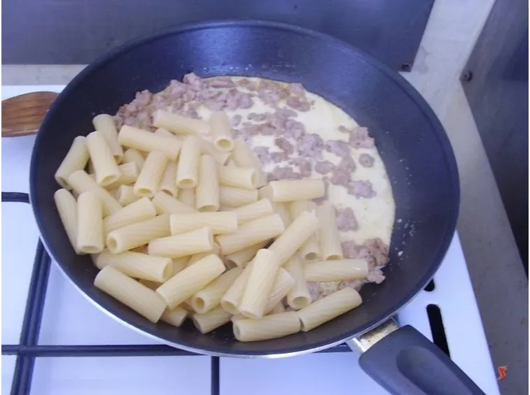saltare pasta