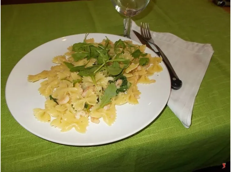 La pasta con gamberetti e rucola