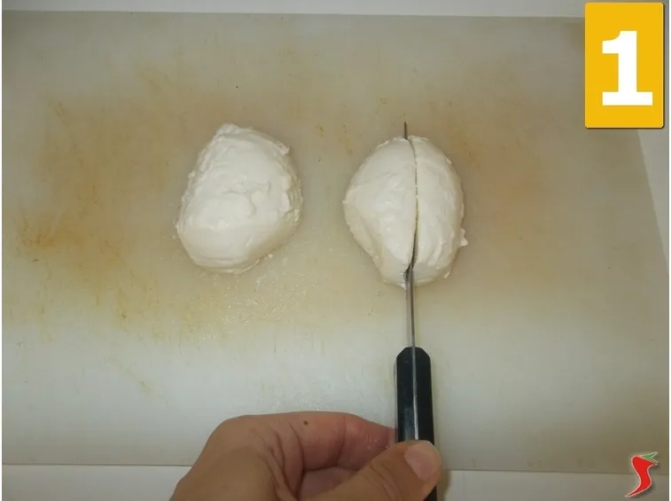 Lavorate la mozzarella
