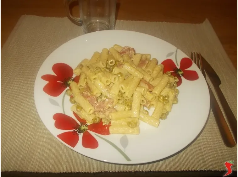 Pasta piselli e prosciutto