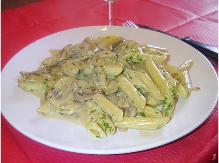penne panna e funghi