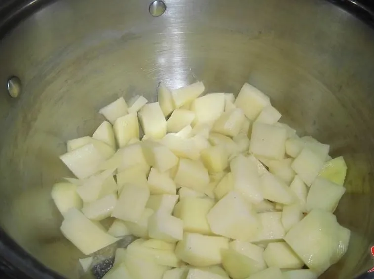 Cuocere le patate 