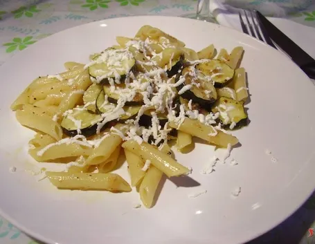penne ricotta e zucchine