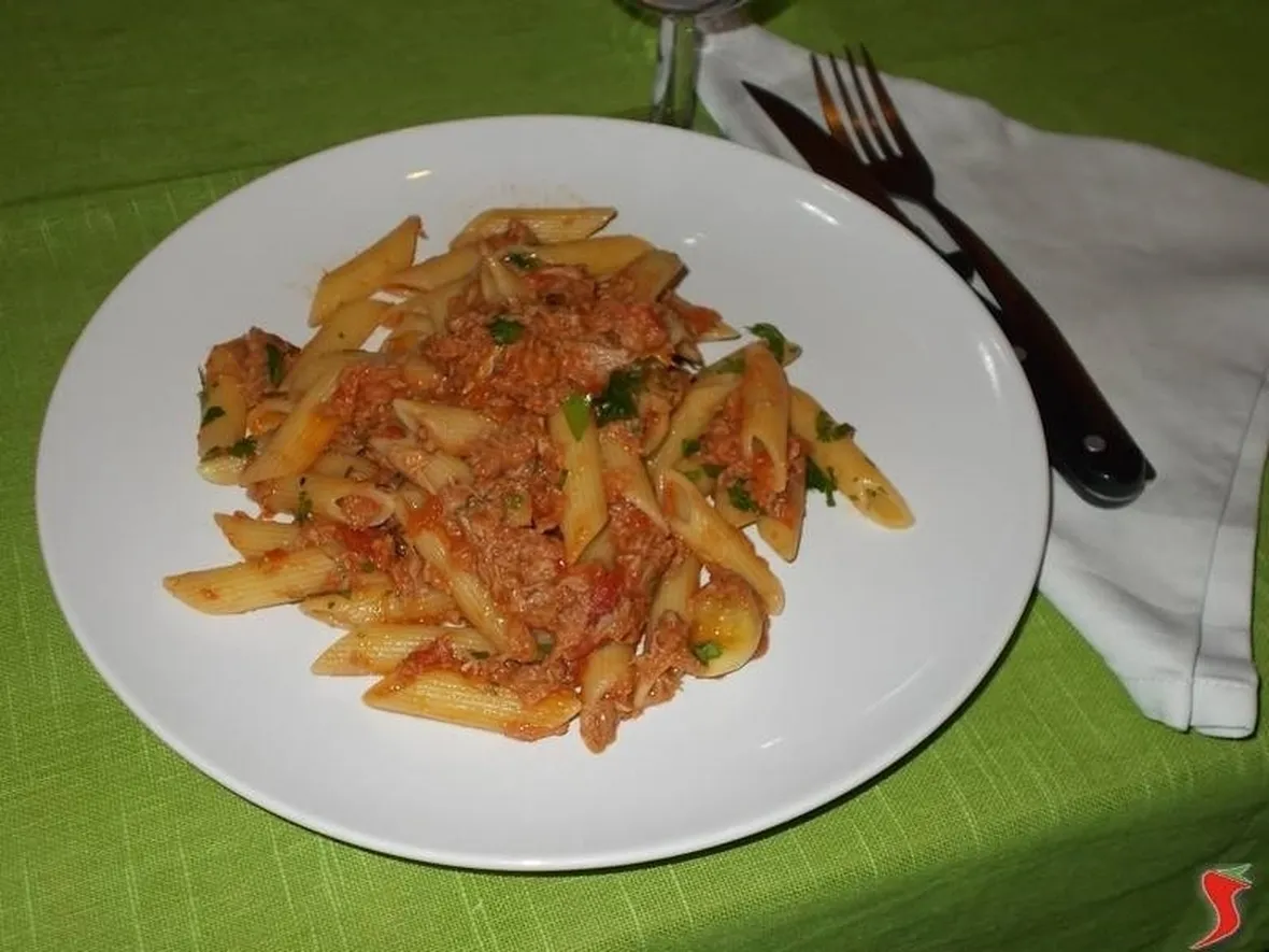 Le penne al tonno e pomodoro