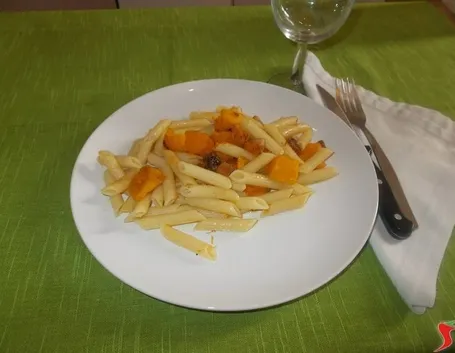 Le penne con la zucca e il guanciale