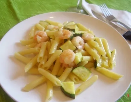 penne zucchine e gamberetti