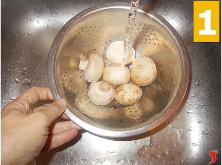Lavorate i funghi