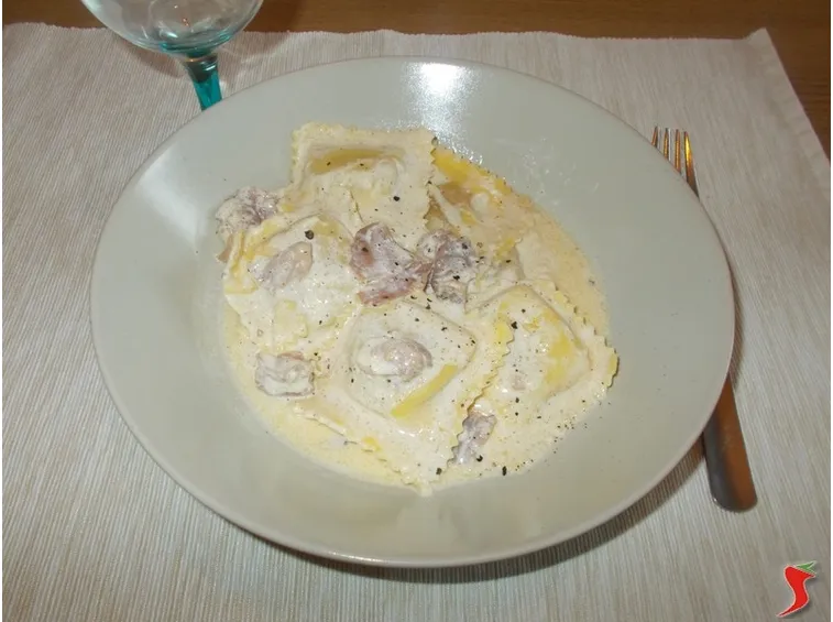 I ravioli panna e prosciutto