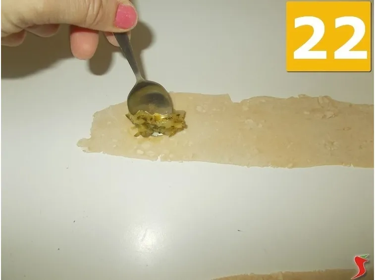 Iniziate a creare i ravioli
