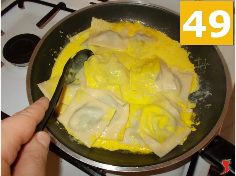 ravioli ricotta e spinaci
